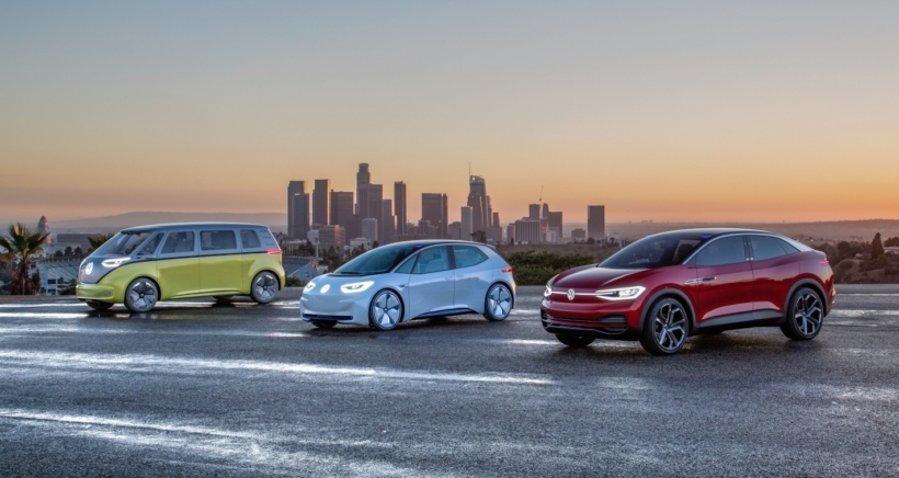 Volkswagen_I.D._concept_family-Small-7739
