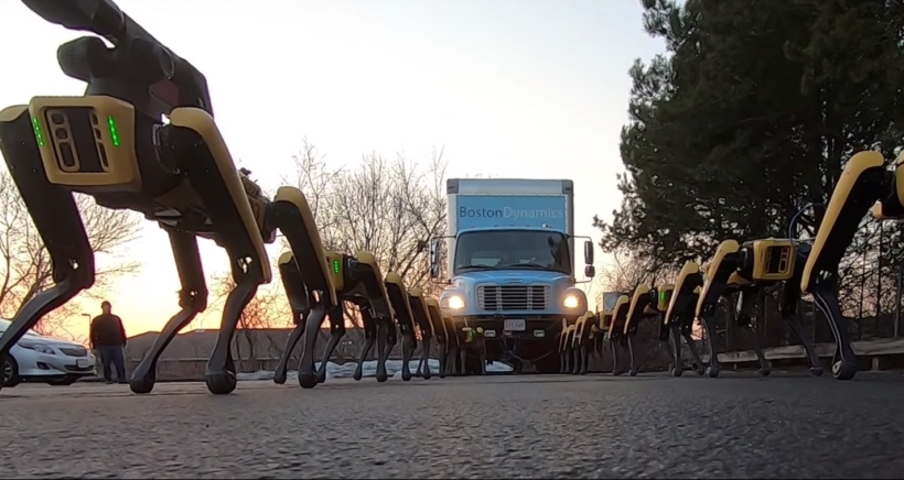 boston-dynamics-robot-spotmini-truck