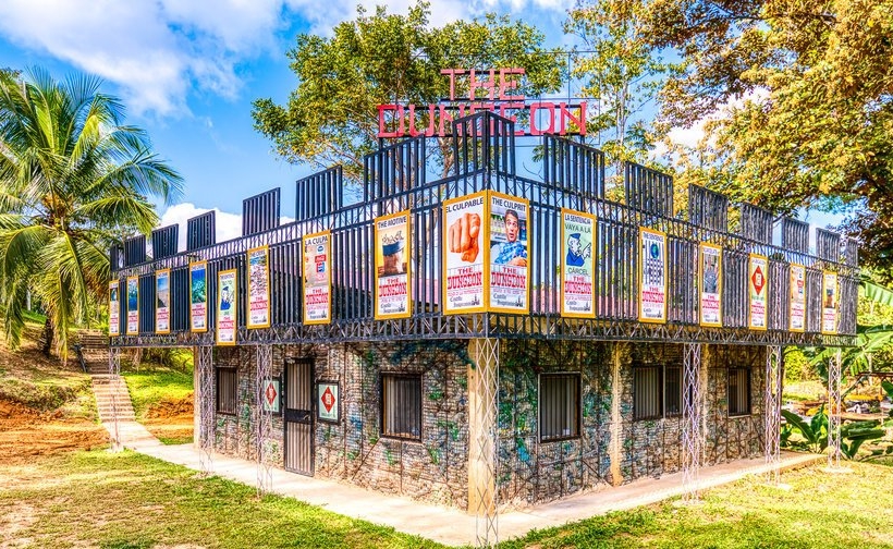 plastic-bottle-village-5